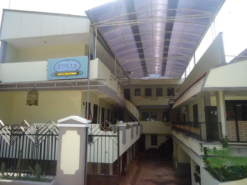 Adel'S Guest House Malang Exterior photo