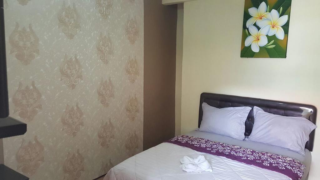 Adel'S Guest House Malang Exterior photo